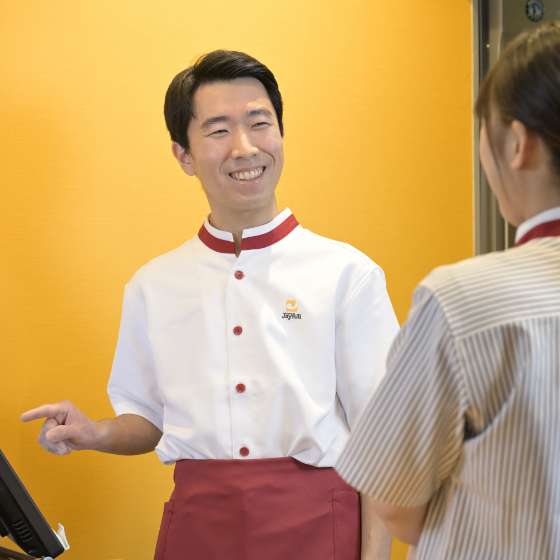 店舗での接客・オペレーションの様子